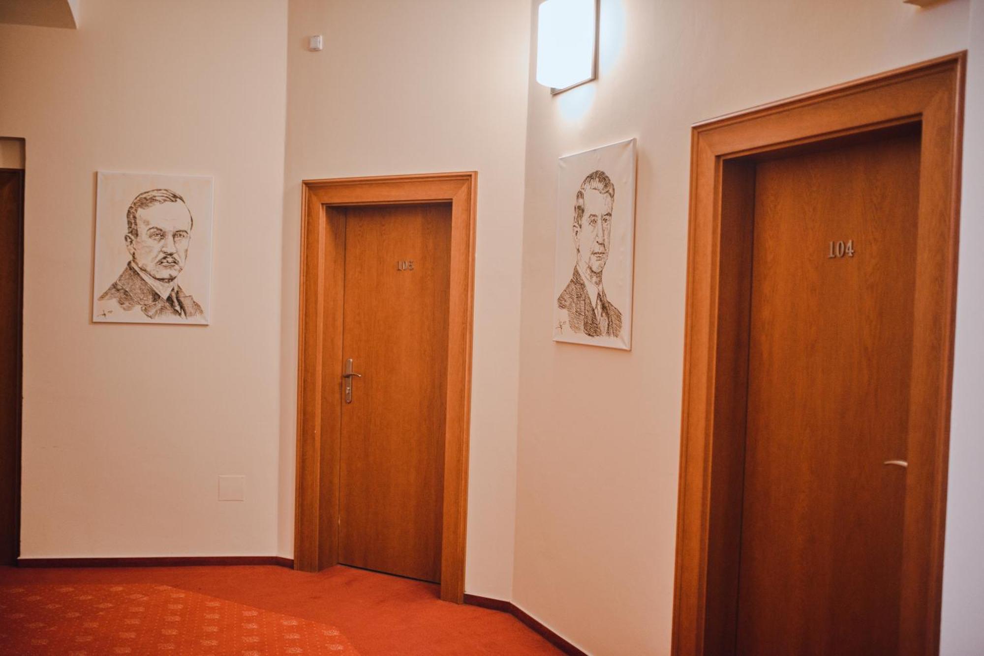 Hotel Grand Hradec Kralove Exterior photo