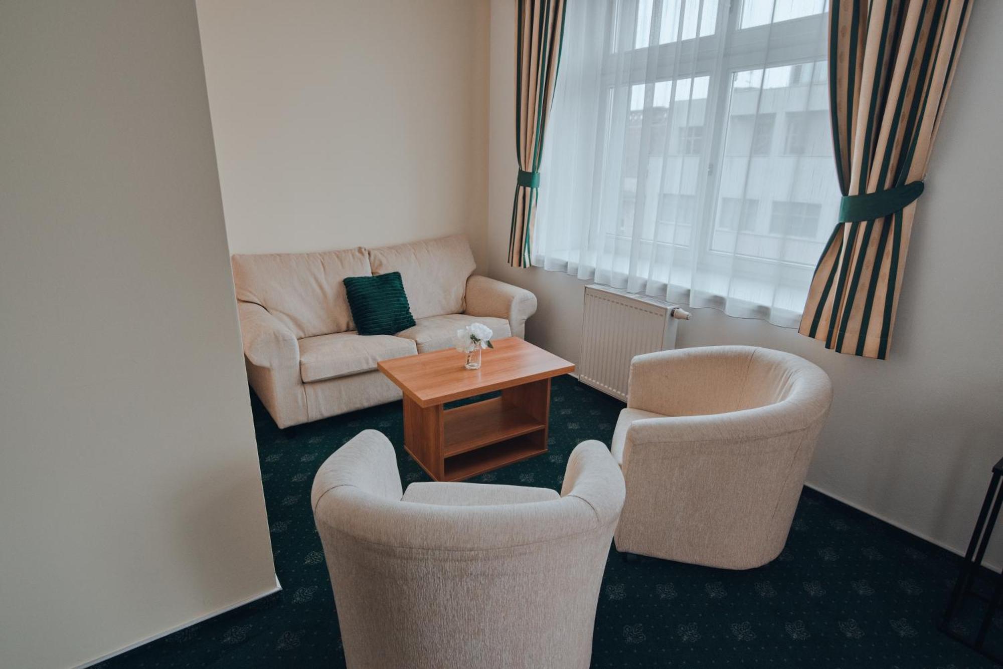 Hotel Grand Hradec Kralove Exterior photo