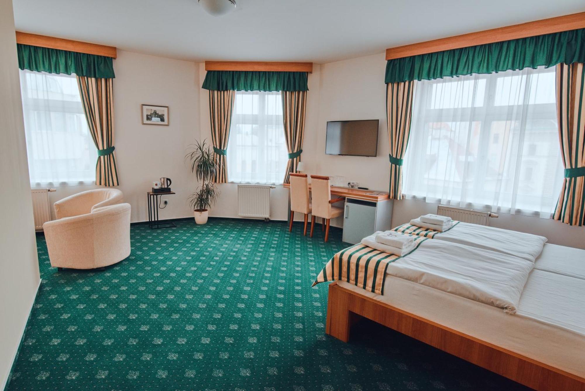 Hotel Grand Hradec Kralove Exterior photo
