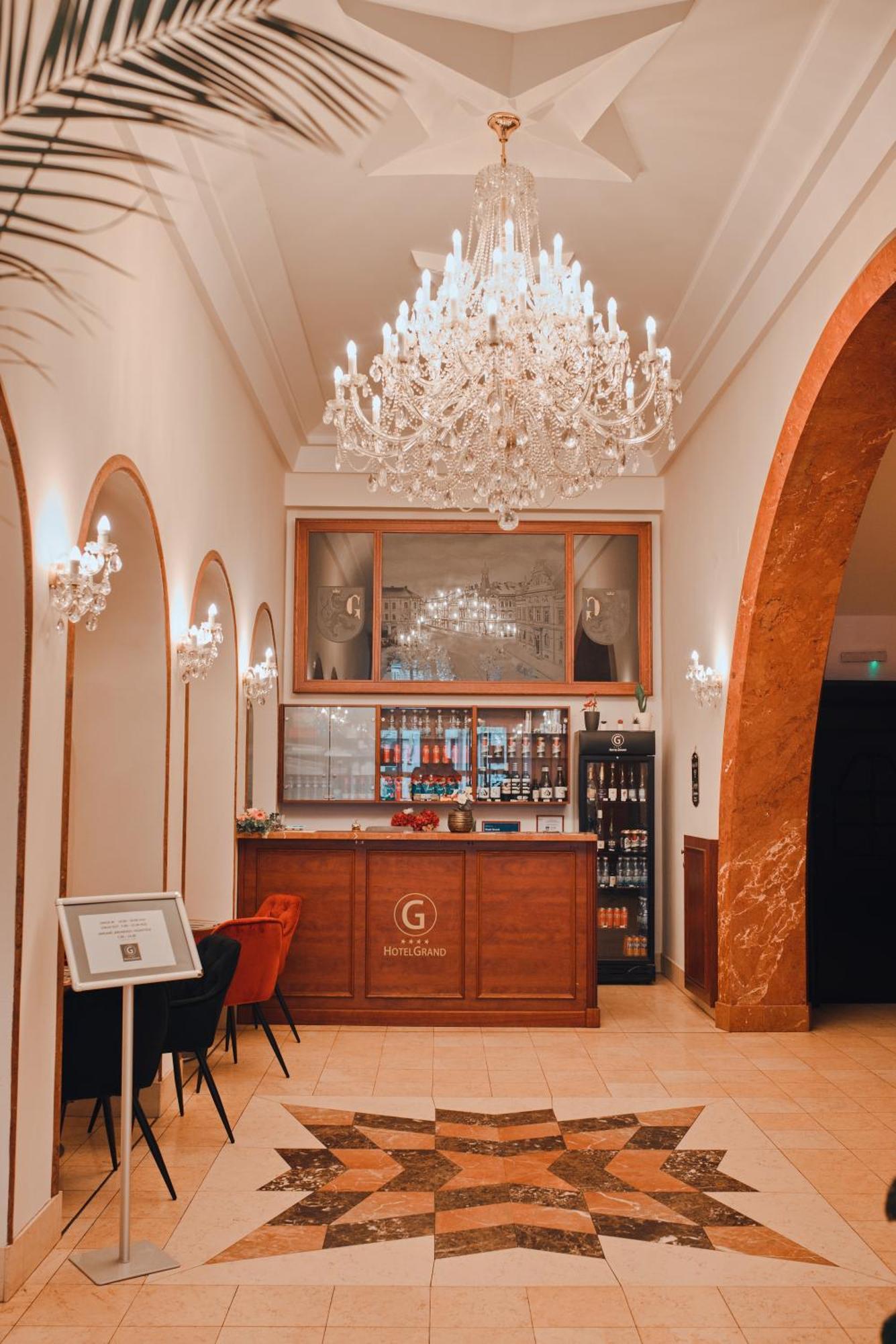 Hotel Grand Hradec Kralove Exterior photo